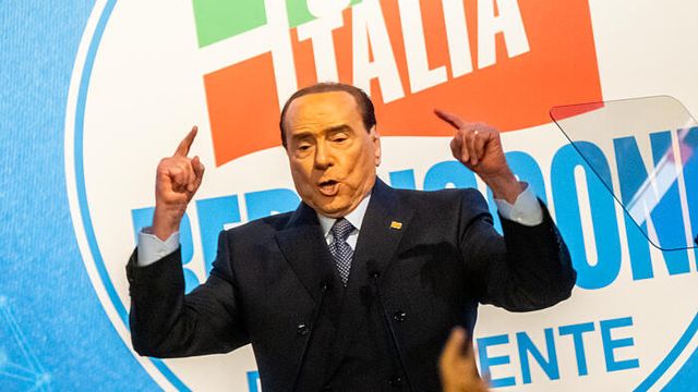 En Italie, Silvio Berlusconi poursuit sa carrière politique malgré les soupçons d'agressions sexuelles (Panoramic)