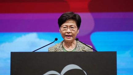 Le cheffe de l'éxécutif de Hong Kong, Carrie Lom, lors d'une conférence dans le territoire, le 21 juillet 2021. (WANG SHEN / XINHUA / AFP)