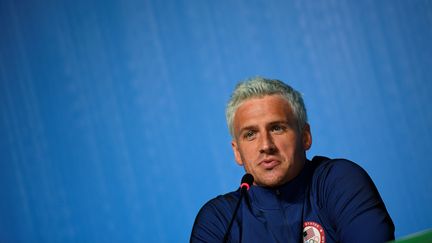 Le nageur américain Ryan Lochte lors d'une conférence de presse à Rio de Janeiro (Brésil), le 3 août 2016, pendant les Jeux olympiques. (MARTIN BUREAU / AFP)