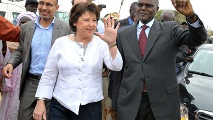 Martine Aubry à Dakar avec Ousmane Tanor Dieng le chef du parti socialiste sénégalais, à Dakar, le 9/02/11 (AFP/Seyllou)