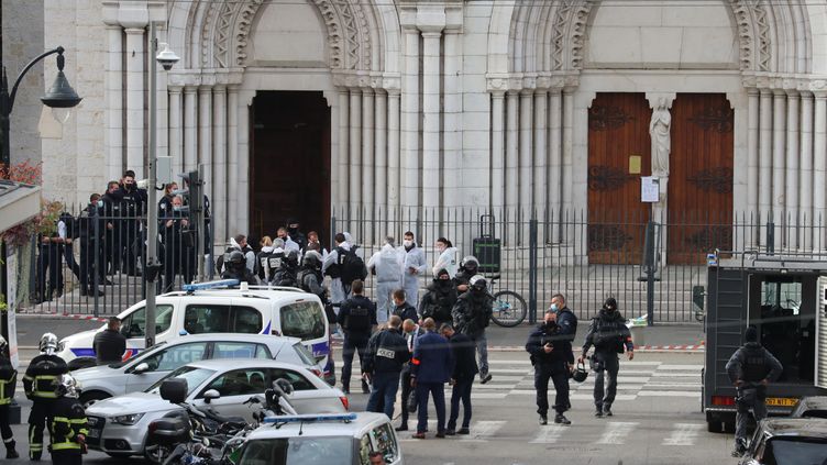 Apres Les Coups De Feu Tout Le Monde Etait Affole Des Temoins Racontent La Panique Apres L Attaque A Nice