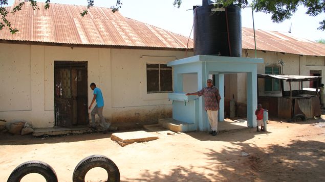 &nbsp; (Cette fontaine dans le quartier de Likoni est à sec © RF / CB)