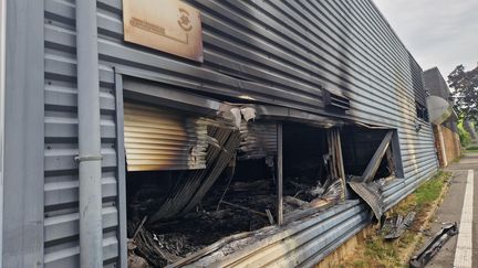 La salle de boxe dans le quartier d'Etouvie à Amiens, au lendemain de l'incencie qui l'a totalement ravagée, le 29 juin 2023. (MAXPPP)