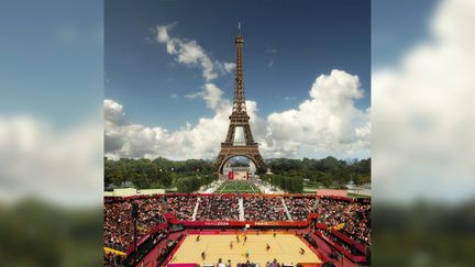 Au pied de la tour Eiffel, le Champ-de-Mars sera réservé au beach volley. (PARIS2024)