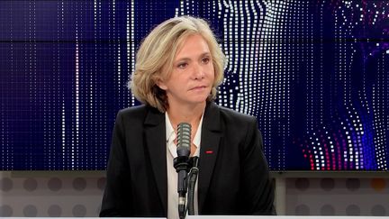 Valérie Pécresse, présidente de la région Île-de-France et candidate à l'investiture de LR pour la présidentielle, le 20 octobre 2021 sur franceinfo.
 (FRANCEINFO / RADIO FRANCE)