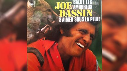 Pochette de disque "Salut les amoureux" de Joe Dassin. (CAPTURE D'ÉCRAN CBS)