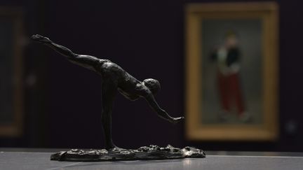 Une danseuse d'Edgar Degas au Louvre Abu Dhabi, le 6 novembre 2017. (GIUSEPPE CACACE / AFP)