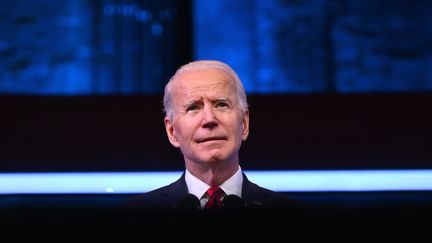 Joe Biden présente son plan de vaccination contre le Covid-19 au Queen Theater de Wilmington (Delaware, Etats-Unis), le 15 janvier 2021. (ANGELA WEISS / AFP)