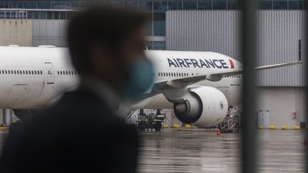 Le syndicat Alter, qui représente les pilotes Air France, alerte le gouvernement sur leurs conditions de travail. Image d'illustration. (VINCENT ISORE / MAXPPP)