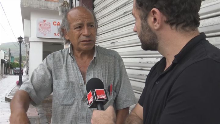 "Le candidat était en train de monter des marches, le tueur était derrière lui"&nbsp;raconte Wilfried, qui était à quelques mètres de José Remedios. (GILLES GALLINARO / RADIO FRANCE)