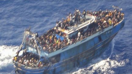 Naufrage d’un bateau de migrants en Grèce : au moins 78 personnes décédées (France 2)