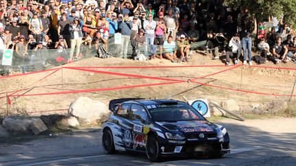 Le pilote français Sébastien Ogier sur les routes du rallye de Corse (PASCAL POCHARD-CASABIANCA / AFP)