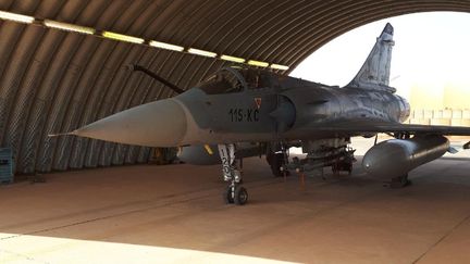 L'opération Barkhane avec des Mirage 2000 au Niger. (FRANCK COGNARD / RADIO FRANCE)