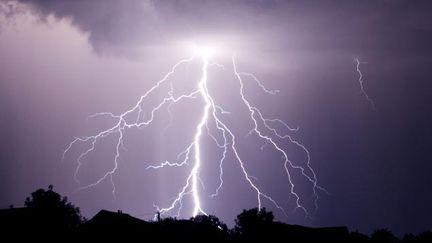 &nbsp; (Cette vigilance orages court de lundi soir à mardi matin © Fotolia- Serkucher)