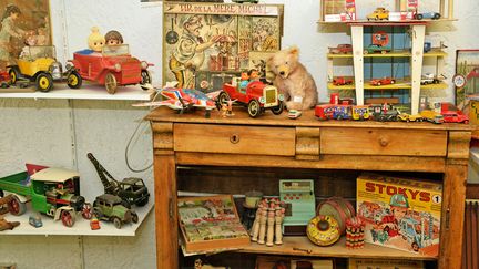 Des jeux et des jouets d'autrefois présentés au Musée des poupées et des jouets anciens de l'Isle-sur-la Sorgue (Vaucluse). (MAXPPP)