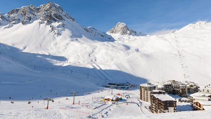 Une vue du Val Claret,&nbsp;le plus haut niveau de la station de Tignes en Savoie, photographiée ici en janvier 2013. (GUIZIOU FRANCK / HEMIS.FR / AFP)