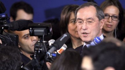 Claude Guéant répond à la presse, à Paris, le 10 janvier 2012. (AFP - François Guillot)