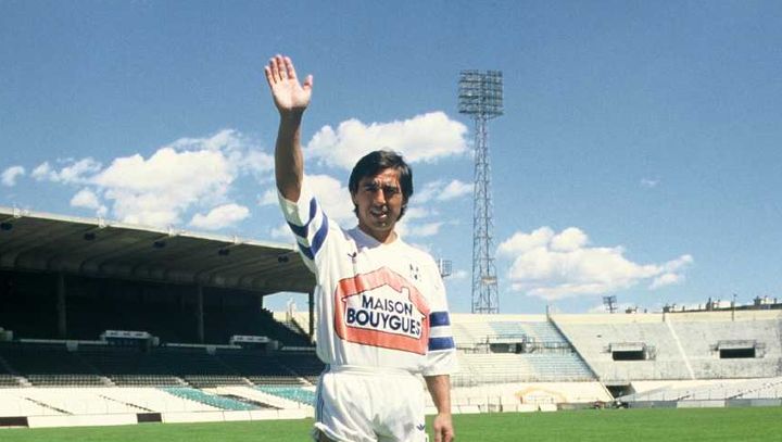 Alain Giresse sous les couleurs de l'OM lors de l'&eacute;mission T&eacute;l&eacute;foot, en 1987.&nbsp; (PASCUCCI/TF1/SIPA)