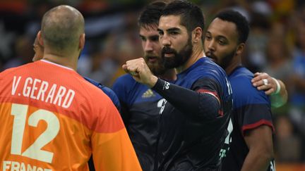 Dans ce remake de la finale du championnat du monde remportée par la France l'an dernier (33-26), les Français ont subi pendant une grande partie du match avant de se reprendre en fin de seconde mi-temps. (ROBERTO SCHMIDT / AFP)