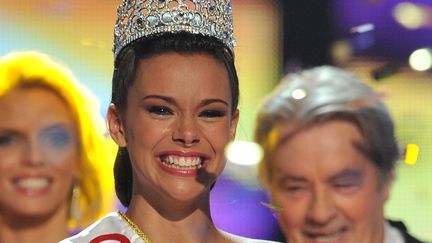 Marine Lorphelin, sacr&eacute;e Miss France 2013 &agrave; Limoges (Limousin), le 8 d&eacute;cembre 2012. (PIERRE ANDRIEU / AFP)