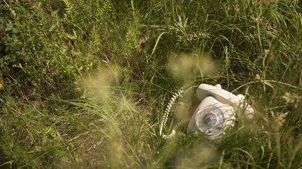 Dans ces communes, le téléphone fixe est le seul moyen d'appeler&nbsp;l'extérieur. (MARCUS LUND / CULTURA CREATIVE / AFP)