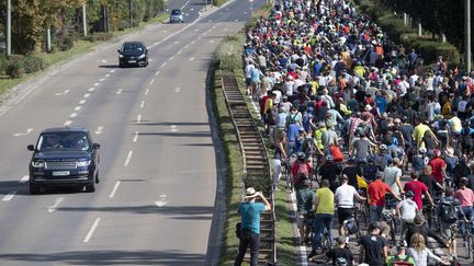 Des manifestants à vélo contre l'automobile et la pollution qu'elle génère, le 14 septembre 2019 à Francfort, à l'occasion du salon de l'automobile. (BORIS ROESSLER / DPA)