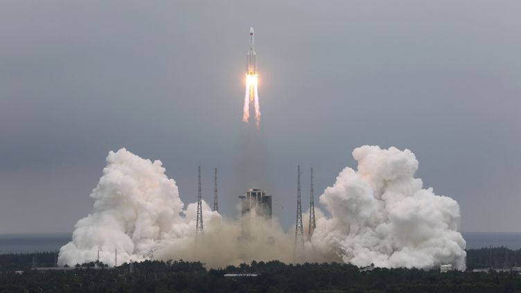 Nous Esperons Qu Elle Tombera Dans L Ocean Les Etats Unis Suivent De Pres Le Morceau De Fusee Chinoise Qui Doit Retomber Sur Terre Ce Week End