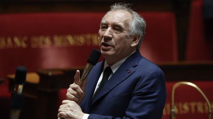 Le Premier ministre français François Bayrou  lors d'une séance de questions au gouvernement à l'Assemblée nationale, à Paris,  le 17 décembre 2024. (YOAN VALAT / EPA)