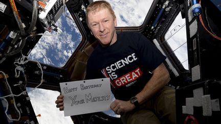 L'astronaute Tim Peake à bord de la Station spatiale internationale, le 21 avril 2016. (ATLAS PHOTO ARCHIVE / NASA / ESA / NURPHOTO / AFP)