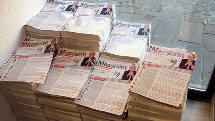 &nbsp; (Pile de tracts électoraux de Jean-Pierre Masseret à Mulhouse. © Maxppp)