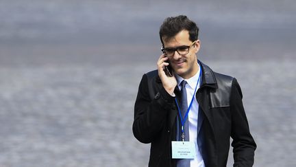 Ismael Emelien, alors qu'il était conseiller spécial d'Emmanuel Macron, le 14 mai 2017 à Paris. (MARTIN BUREAU / AFP)