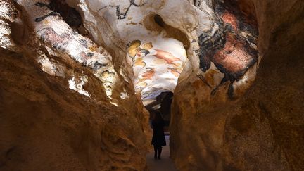 L'expérience intime du visiteur a été privilégiée à "Lascaux 4", inauguré samedi 10 décembre 2016.
 (Mehdi Fedouach / AFP)