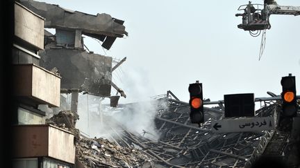 Un immeuble s'est effondré à Téhéran (Iran), le 19 janvier 2017.&nbsp; (FATEMEH BAHRAMI / ANADOLU AGENCY / AFP)