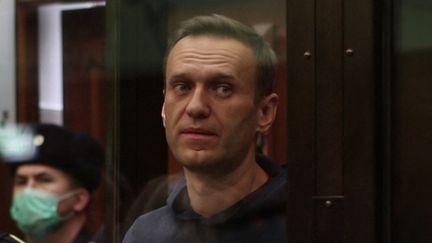 L'opposant Alexeï Navalny lors d'une audience au tribunal de Moscou, en Russie, le 2 février 2021. (MOSCOW CITY COURT / AFP)