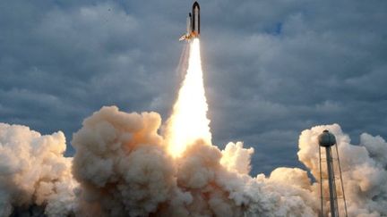 Envolée d'Endeavour, au centre Kennedy en Floride, le 6 mai 2011 (AFP/Don Emmert)