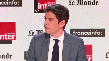 Gabriel Attal,&nbsp;porte-parole du gouvernement était l'invité dans l'émission Questions politiques,&nbsp;dimanche 23 janvier 2022. (FRANCEINFO)