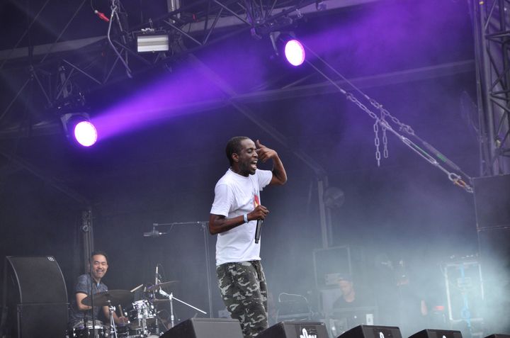 Imani de The Pharcyde Live Band, mythique groupe de rap des années 1990, vendredi 25 août sur la scène Cascade de Rock en Seine.
 (Olivier Flandin / FTV)