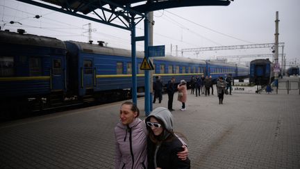 La gare de Zaporijjia (Ukraine) le 17 avril 2022 (ED JONES / AFP)