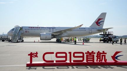 Le premier avion de ligne conçu en Chine, le Comac C919, avant son vol inaugural à Shanghai (Chine), le 28 mai 2023. (CNS / AFP)