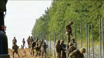 Frontières :&nbsp;les barrières s'érigent en Europe pour lutter contre l'arrivée des migrants&nbsp;illégaux. (FRANCE 2)