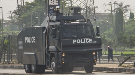 Police anti-émeute lors d'une manifestation au Nigeria. Lagos, le 12 juin 2021. (OLUKAYODE JAIYEOLA / NURPHOTO)