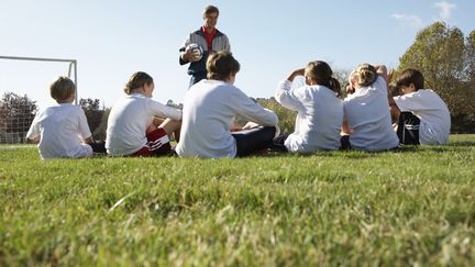 De plus en plus de jeunes footballeurs passent leur bac.&nbsp; (FUSE / GETTY IMAGES)