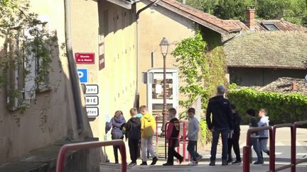 Consultation: comment appeler les habitants de Mogneneins? (France 2)