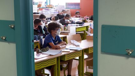 Dans une école élémentaire de Montpellier le 2 septembre 2021. Photo d'illustration. (GUILLAUME BONNEFONT / MAXPPP)