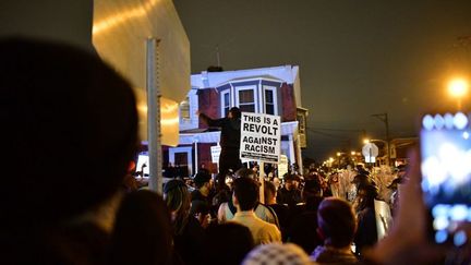 Des manifestants réunis pour protester contre les violences policières à la suite de la mort de Walter Wallace Junior à Philadelphie (Etats-Unis), le 27 octobre 2020. (MARK MAKELA / GETTY IMAGES NORTH AMERICA / AFP)