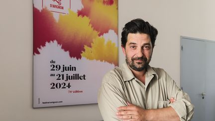 Tiago Rodrigues à Avignon (Vaucluse) le 28 juin 2024 (TERESA SUAREZ / EPA)