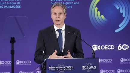 Antony Blinken, le secrétaire d'Etat américain, lors du discours d'inauguration de la réunion du conseil des ministres de l'OCDE, le 5 octobre 2021 à Paris. (IAN LANGSDON / POOL)