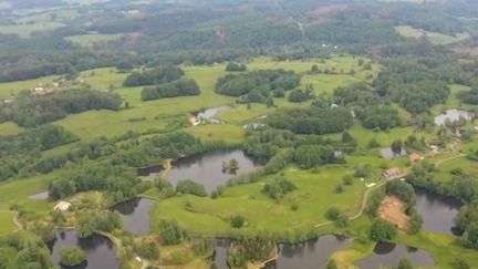 En Haute-Saône, une région appelée les Mille Étangs offre un paysage spectaculaire, né de la fonte des glaciers des Vosges. (FRANCE 2)