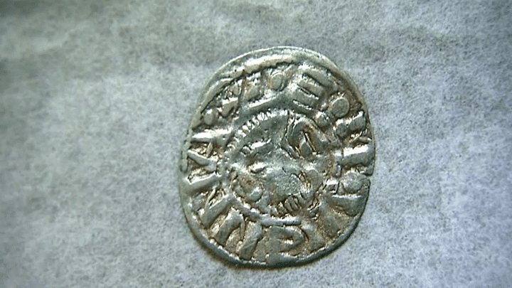 Monnaie d'or datant du Moyen Âge
 (France 3 culturebox)