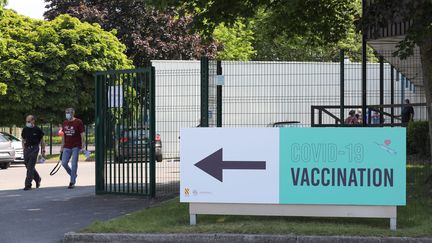 Un centre de vaccination contre le Covid-19 à Neuville-en-Ferrain, dans le Nord, le 2 juillet 2021. (THIERRY THOREL  / MAXPPP)